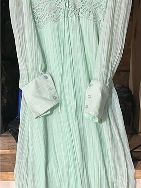 Vintage Mint Green Crochet Bodice Long Sleeve Dress